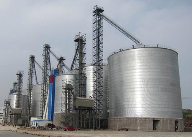 丁青大型钢板库构造参数及水泥储存质量